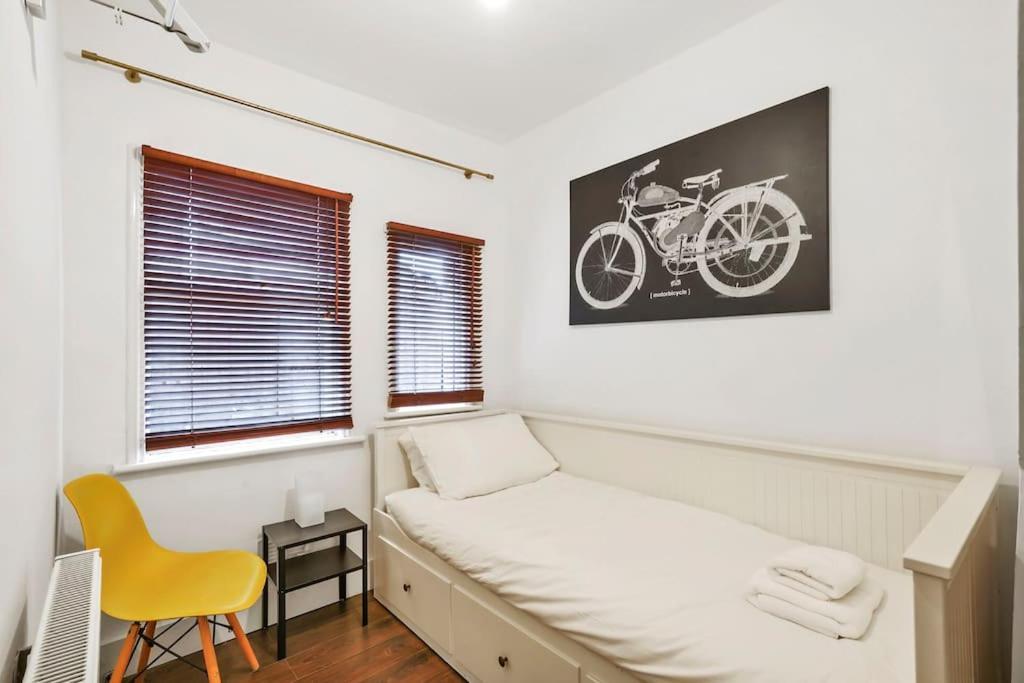 2 Bed Garden Flat Leyton Village Londra Esterno foto