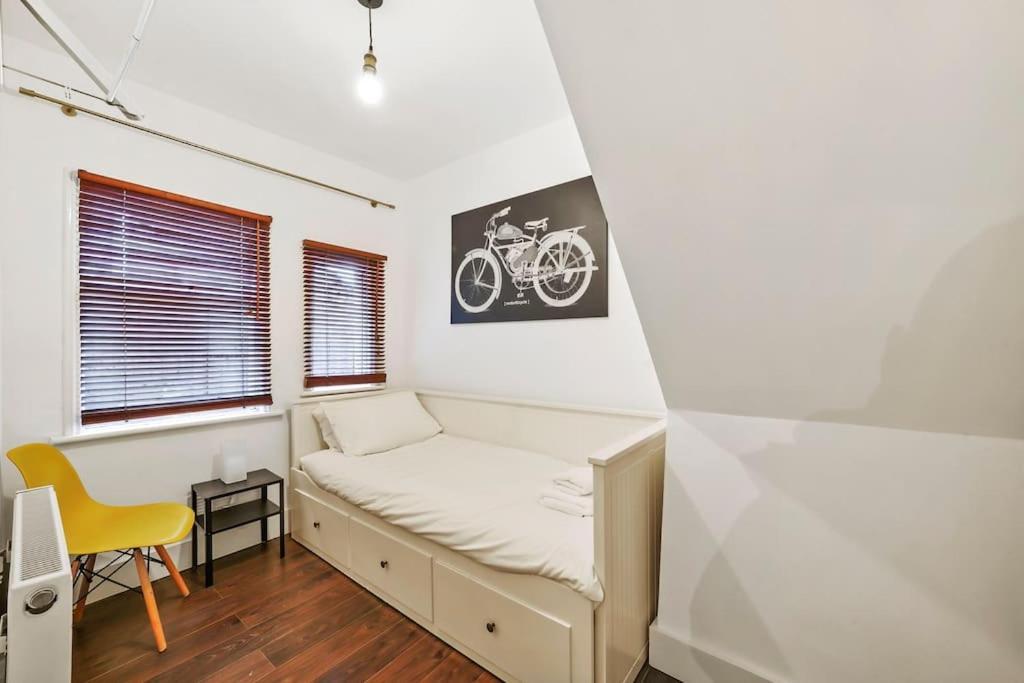 2 Bed Garden Flat Leyton Village Londra Esterno foto